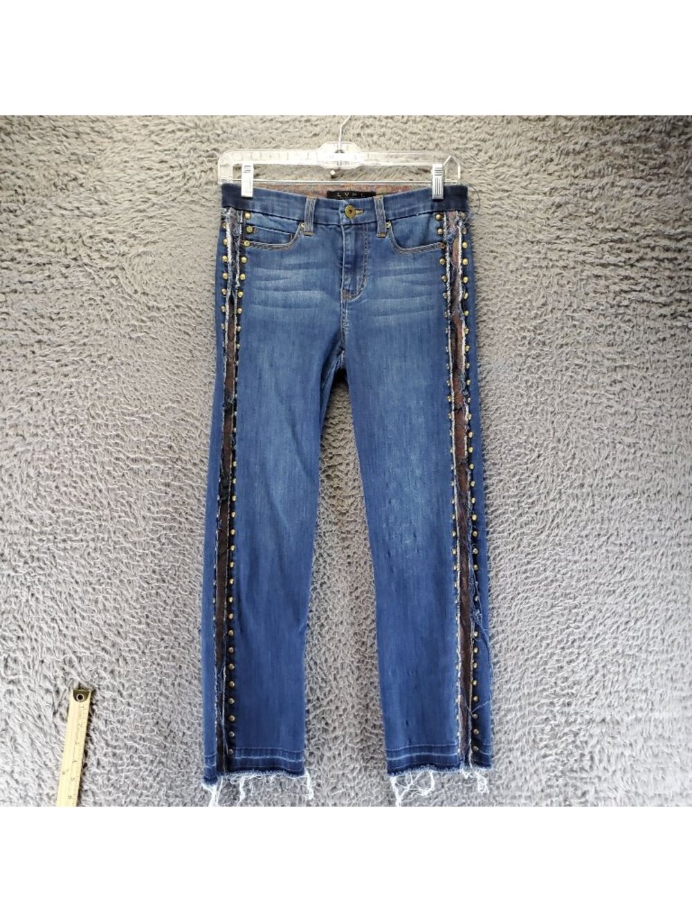 Liverpool Jeans Womens Size 2 Blue Studded Side Stripe Raw Hem Stretch Cropped